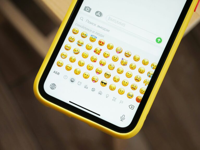 How to Get iOS 14 Emojis on Android